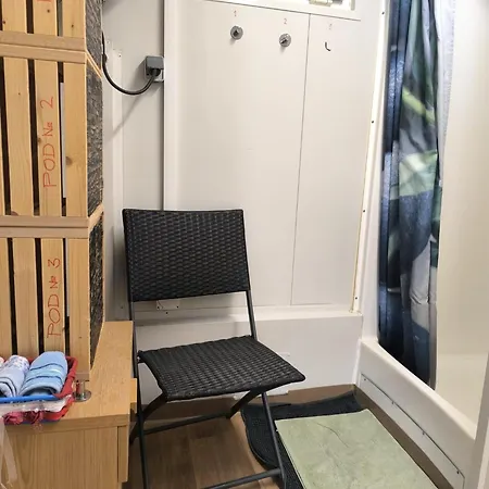 Cozy Pod With Shared Bathroom Near Gstaad * 茨魏西门